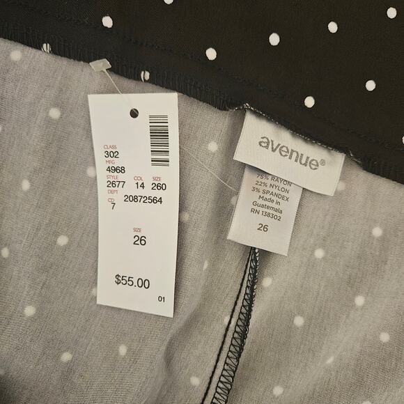 NEW Avenue Super Stretch Pull-On Capri Polka Dot Floral Border Plus Size 26 - Picture 7 of 9